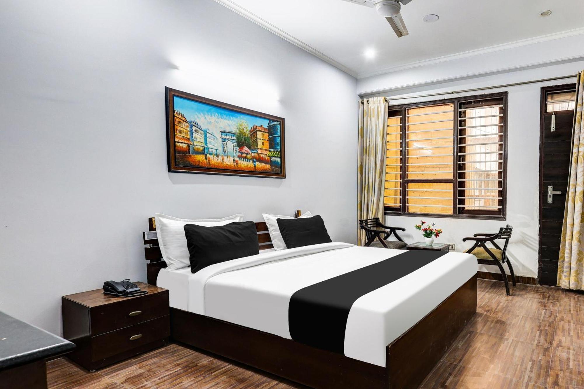 Super Townhouse Sector 38 Gurgaon Near Medanta Hotel Exterior photo
