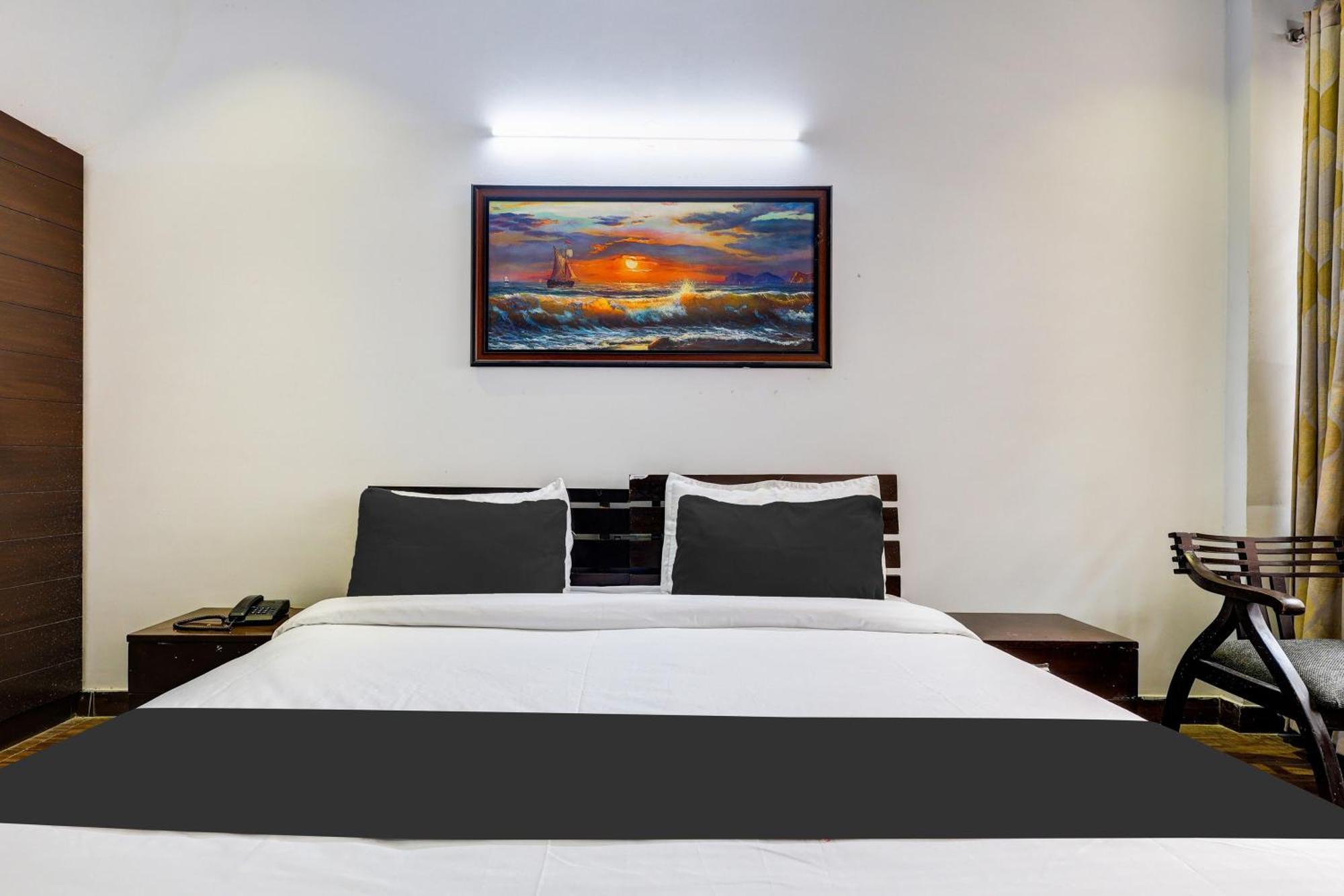 Super Townhouse Sector 38 Gurgaon Near Medanta Hotel Exterior photo