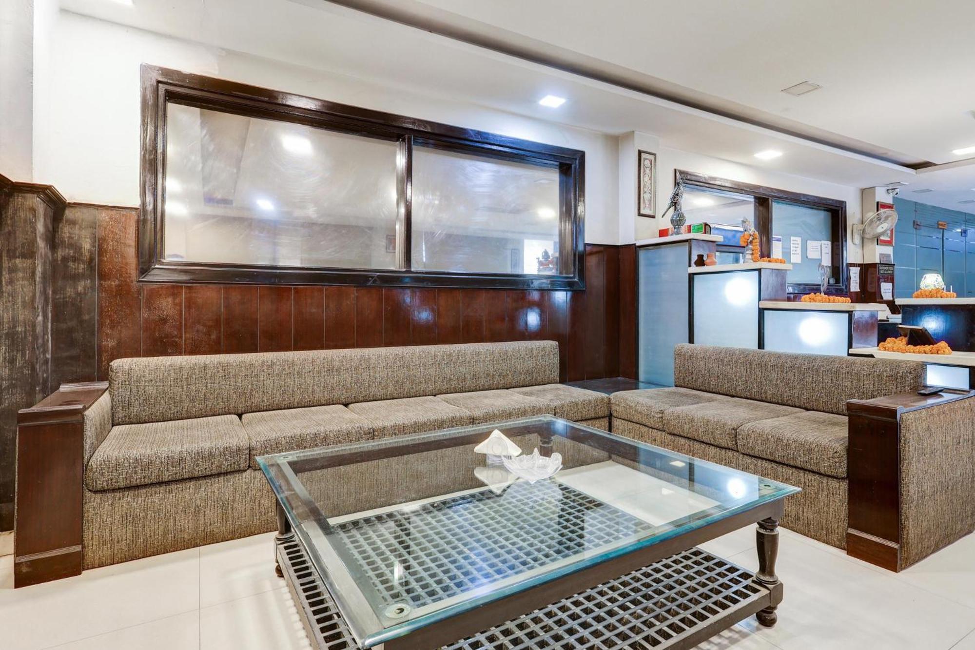Super Townhouse Sector 38 Gurgaon Near Medanta Hotel Exterior photo