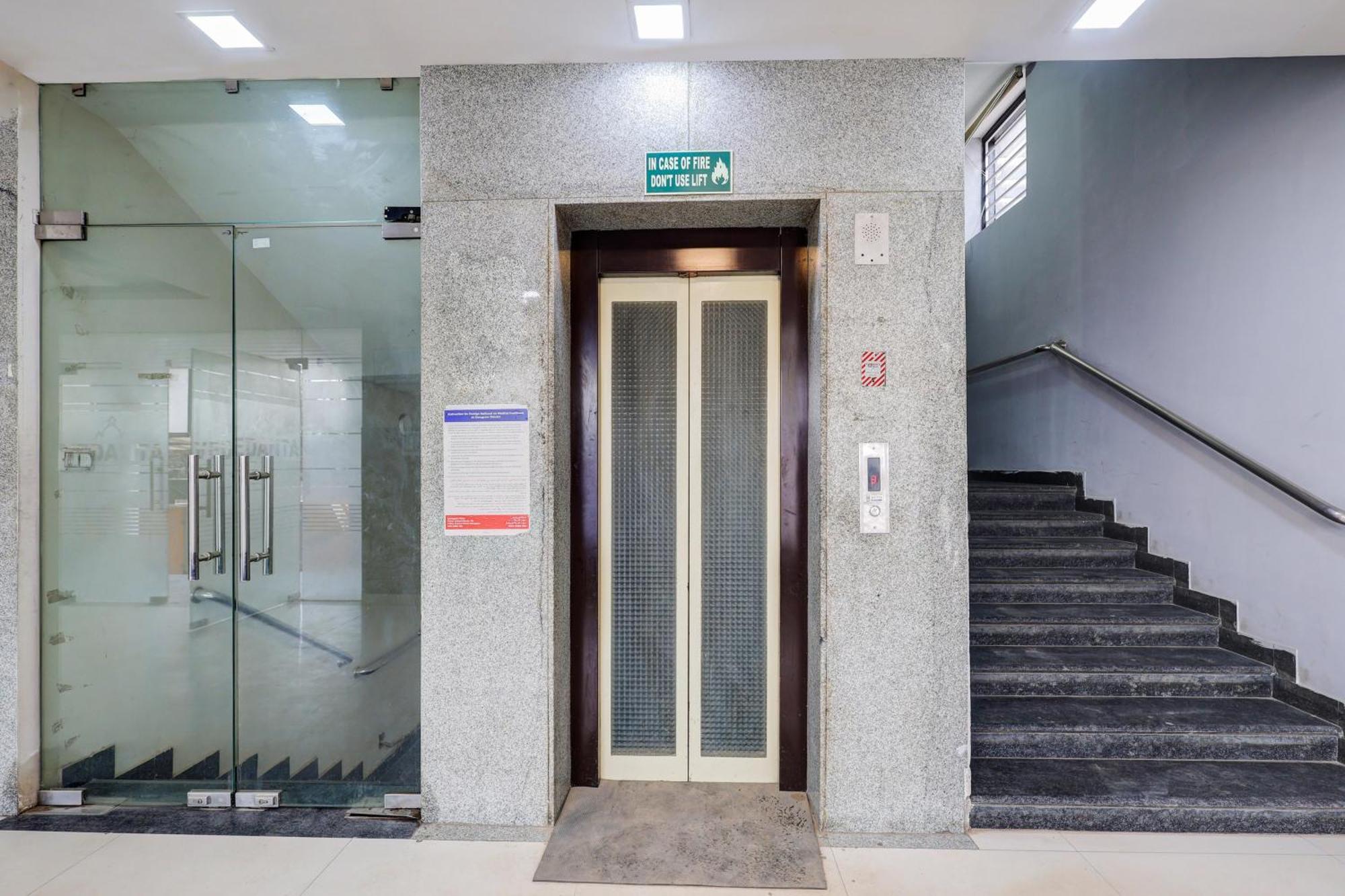 Super Townhouse Sector 38 Gurgaon Near Medanta Hotel Exterior photo