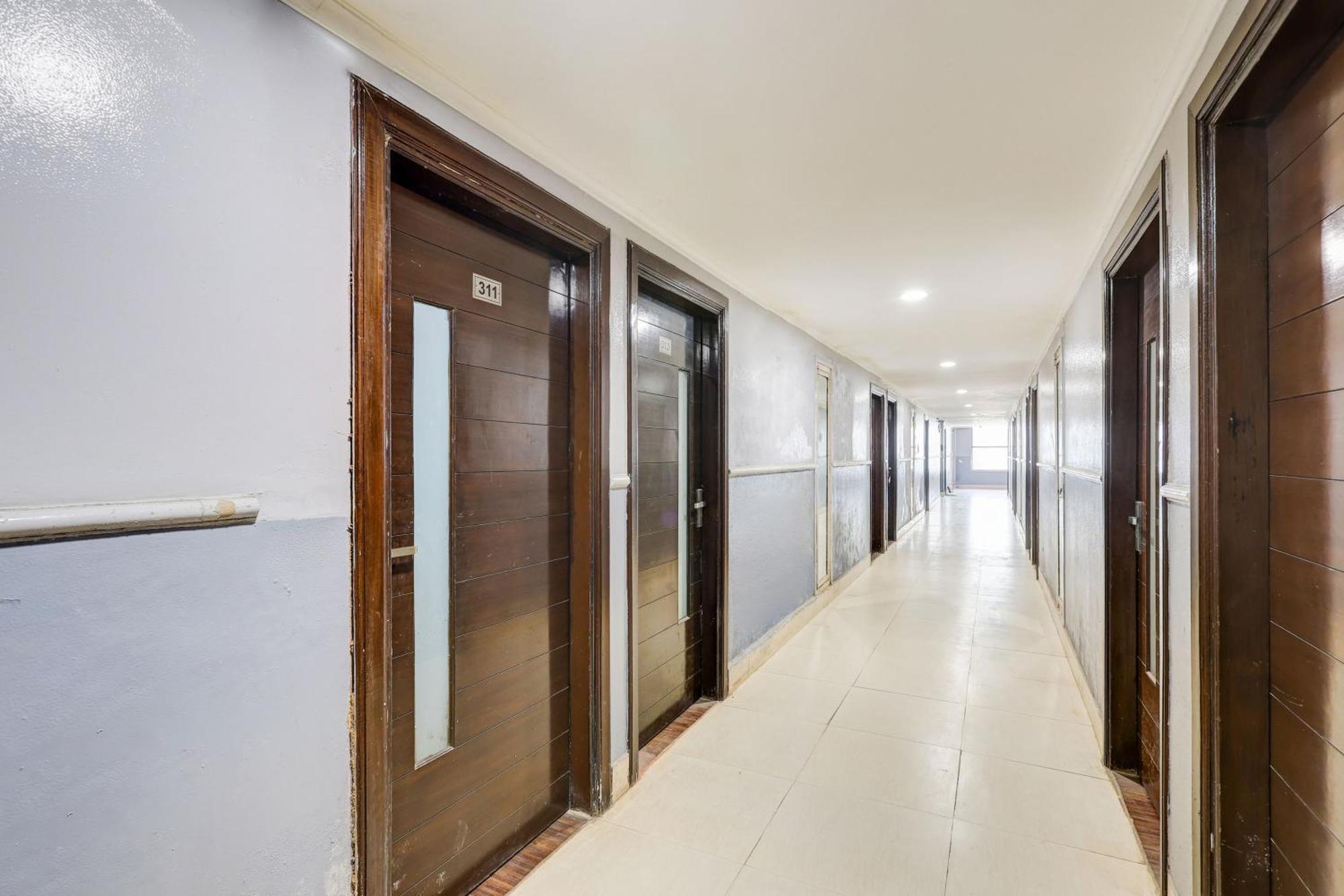 Super Townhouse Sector 38 Gurgaon Near Medanta Hotel Exterior photo