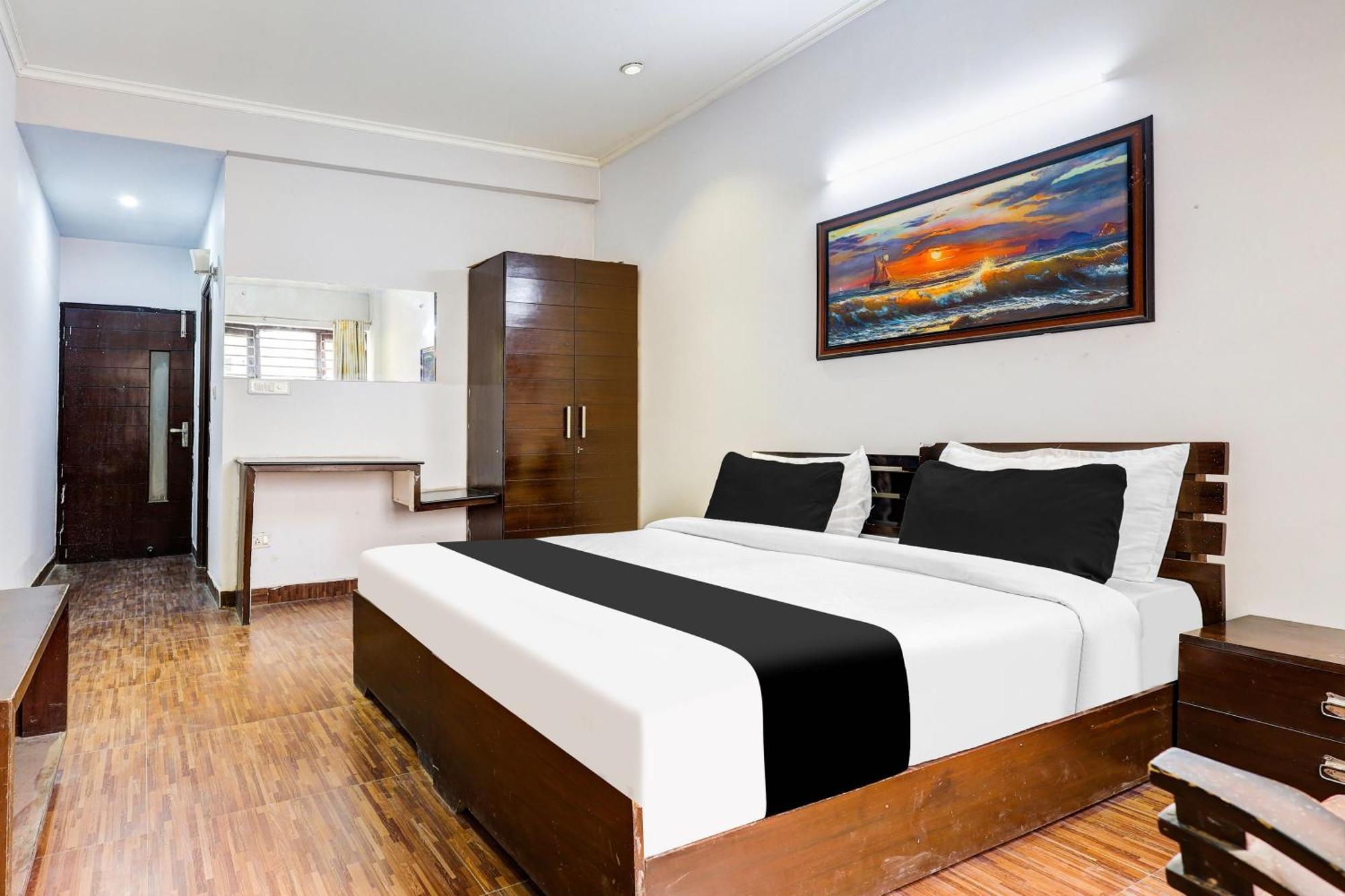 Super Townhouse Sector 38 Gurgaon Near Medanta Hotel Exterior photo
