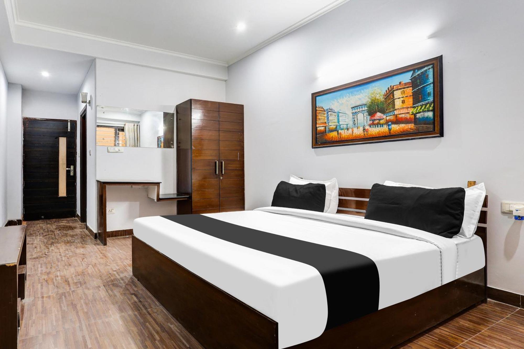 Super Townhouse Sector 38 Gurgaon Near Medanta Hotel Exterior photo